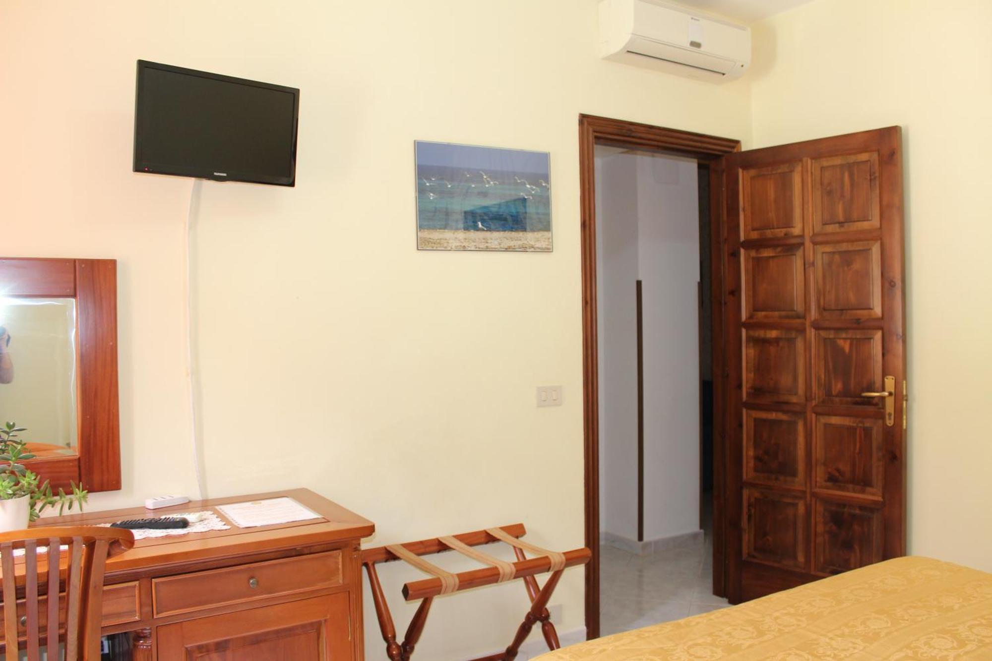 Raggio Di Sole Bed & Breakfast Macari Eksteriør bilde
