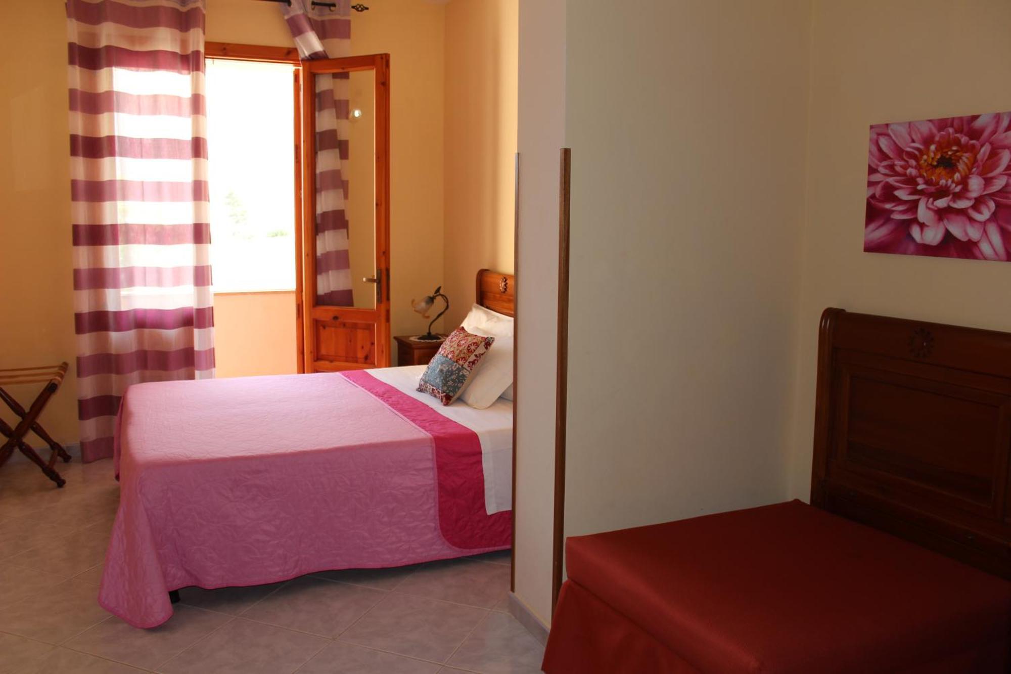 Raggio Di Sole Bed & Breakfast Macari Eksteriør bilde