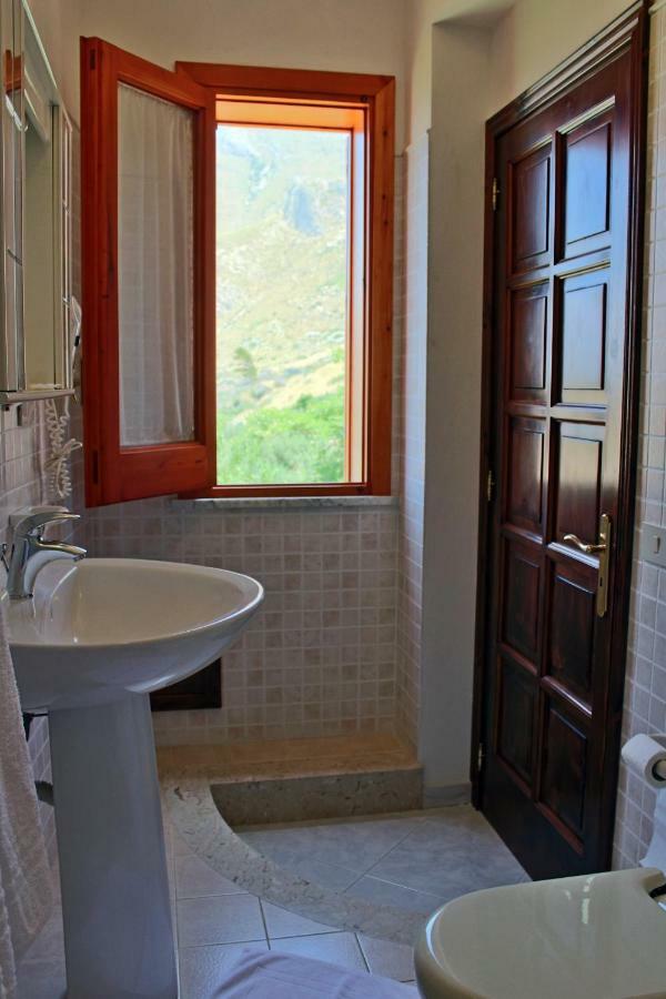 Raggio Di Sole Bed & Breakfast Macari Eksteriør bilde