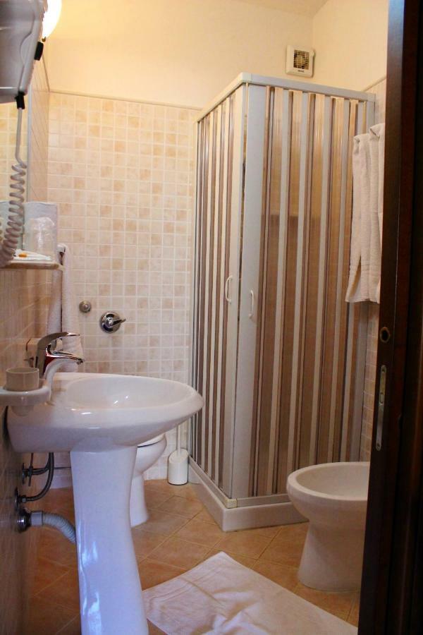 Raggio Di Sole Bed & Breakfast Macari Eksteriør bilde
